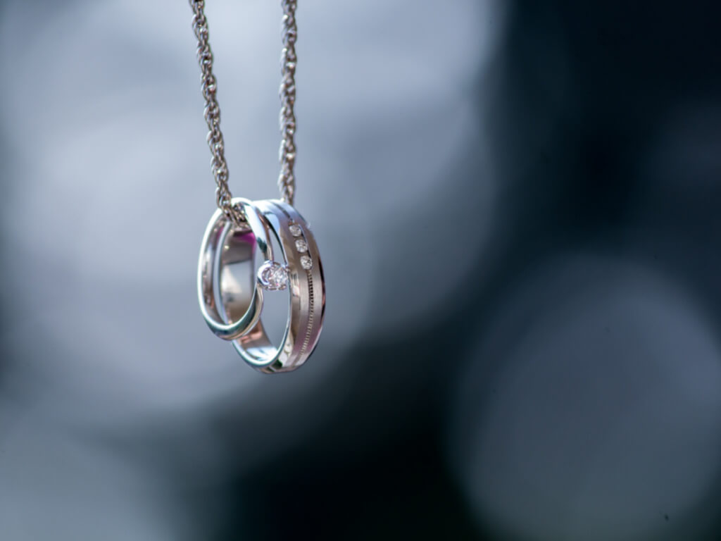 silver chain with rings-Max-Quality image